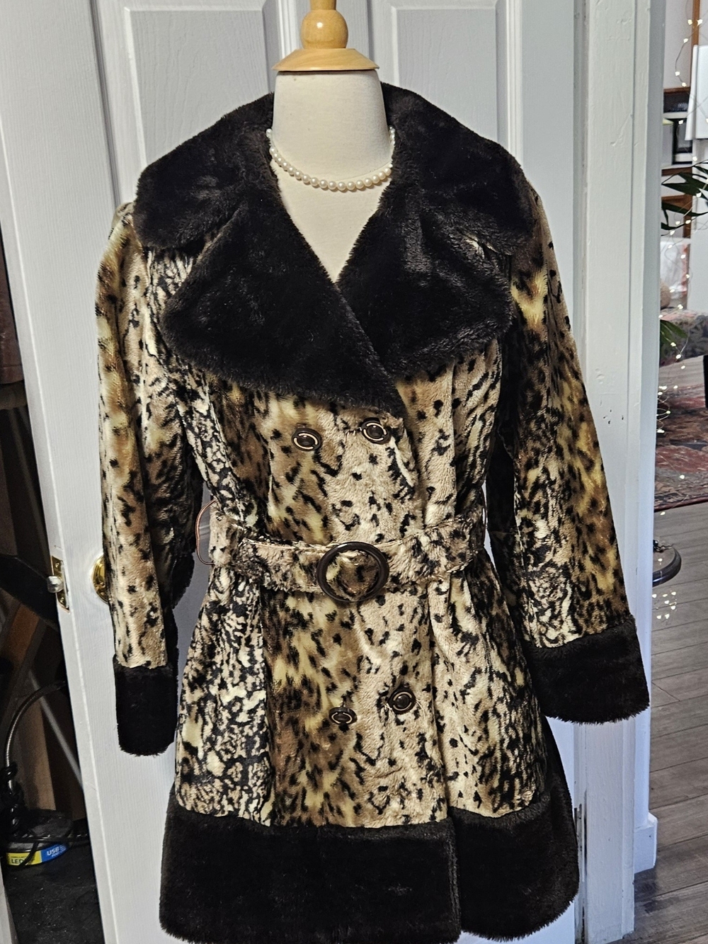Beautiful Vintage 70s Leopard-Print Faux Fur Belted Coat with Dark Brown Trim